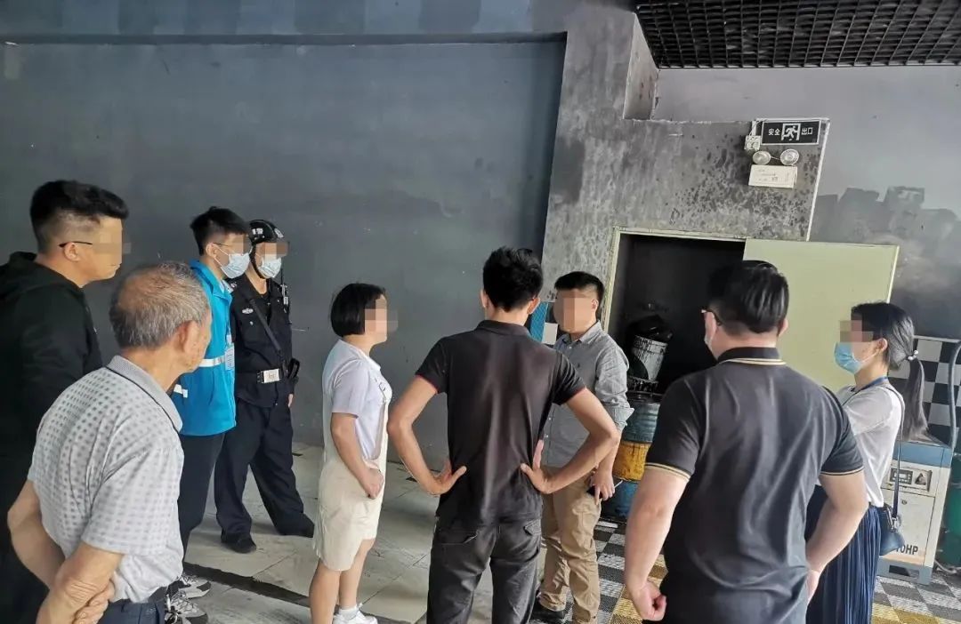 廢機(jī)油屬于危險(xiǎn)廢物！一汽車公司交給無證經(jīng)營者處置最少罰60萬元！新固廢法時(shí)代危廢倉庫建設(shè)參考標(biāo)準(zhǔn)！不想被罰趕緊看！